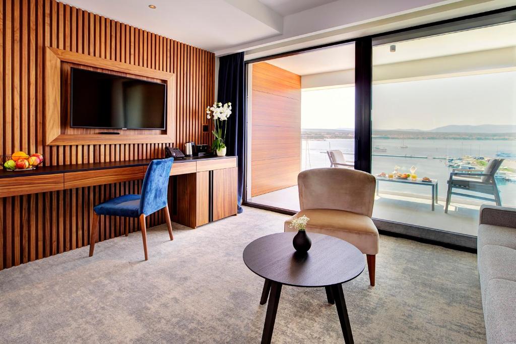 Luxury Hotel Riva - 6