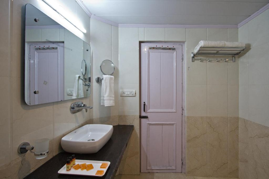 Bagno di Hotel Hayer Regency