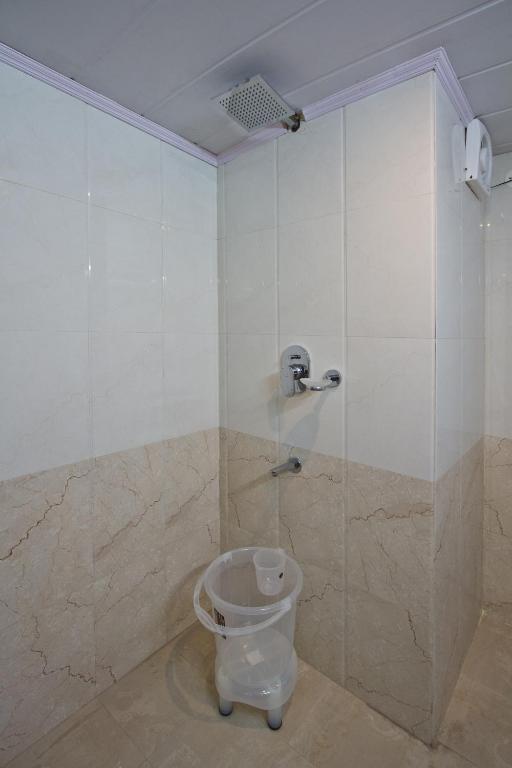 Bagno di Hotel Hayer Regency