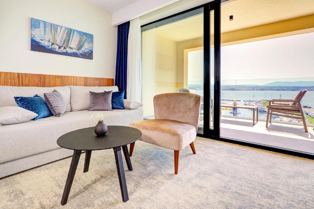 Luxury Hotel Riva - 17