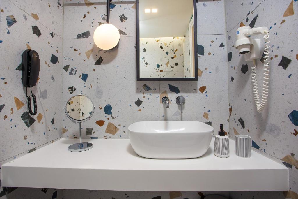 Kúpeľňa v ubytovaní Mazoren Art Hotel