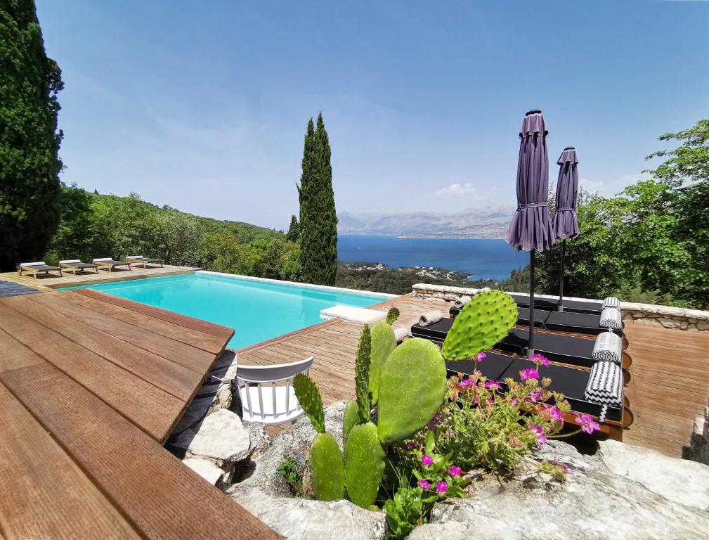 Villa mit Pool und Meerblick in der Unterkunft Villa Bella Vista Corfu in Kassiopi