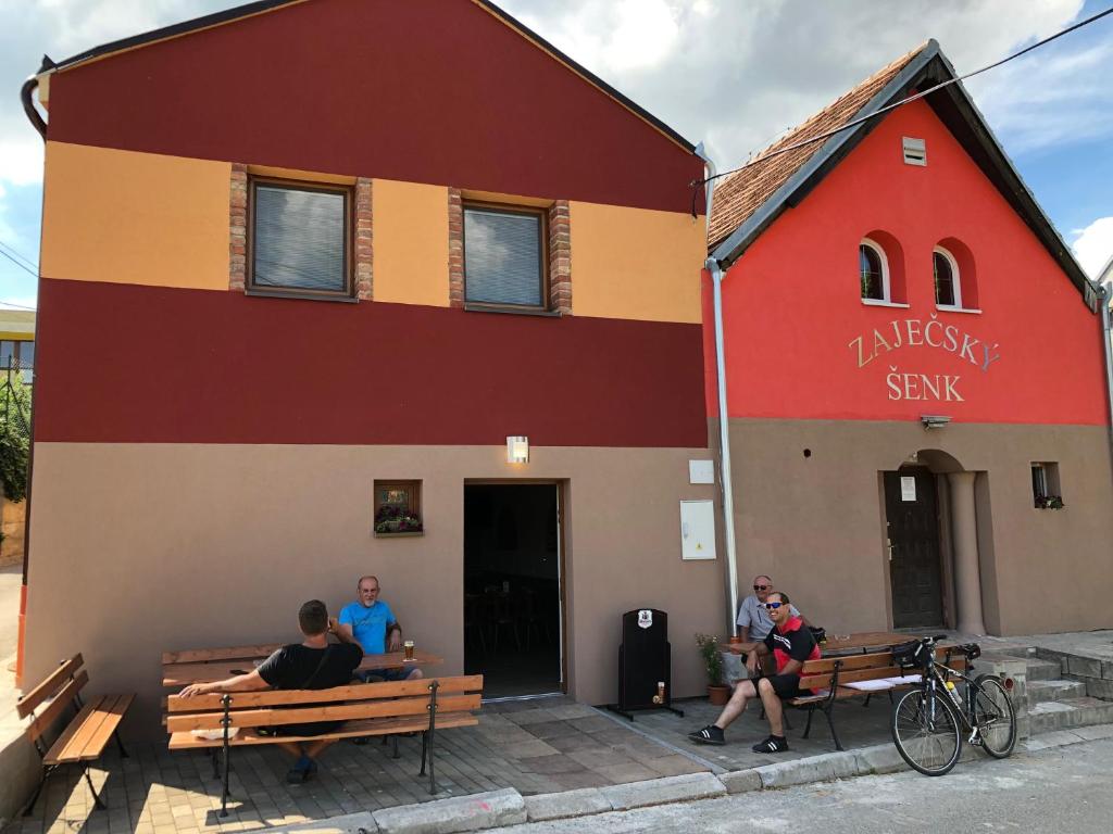 Budova, kde se penzion – hostinec nachází