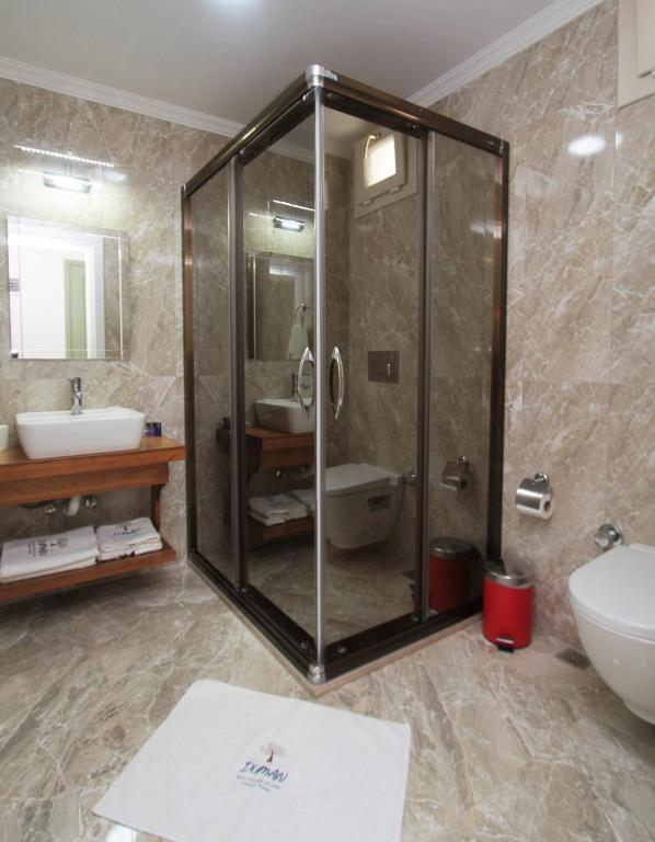 A bathroom at Duman Boutique Hotel Cesme
