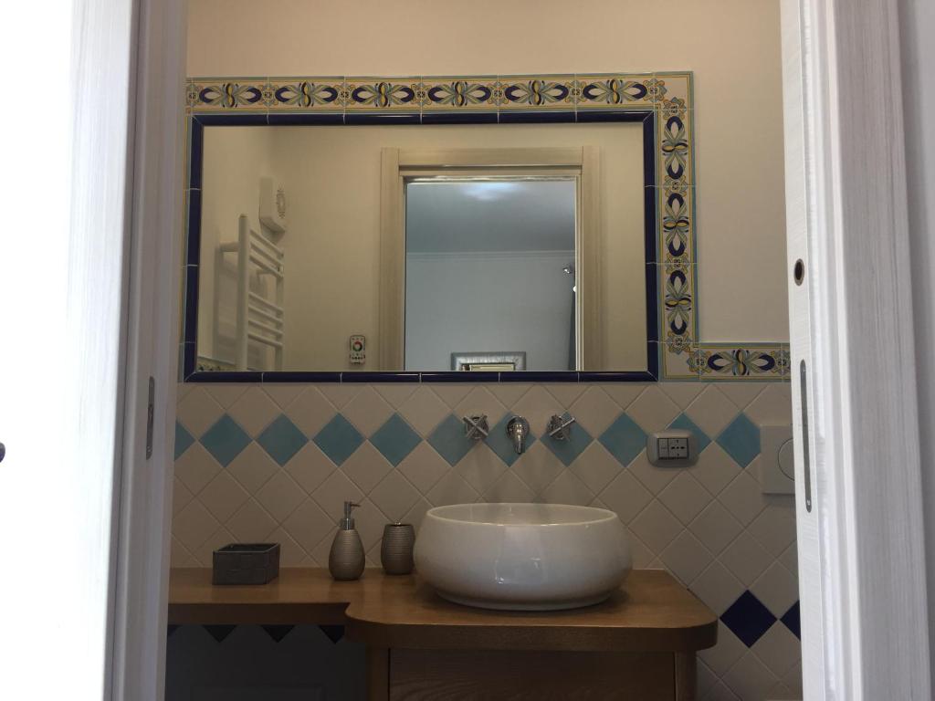Łazienka w obiekcie Carluccio’s stanza privata vista mare