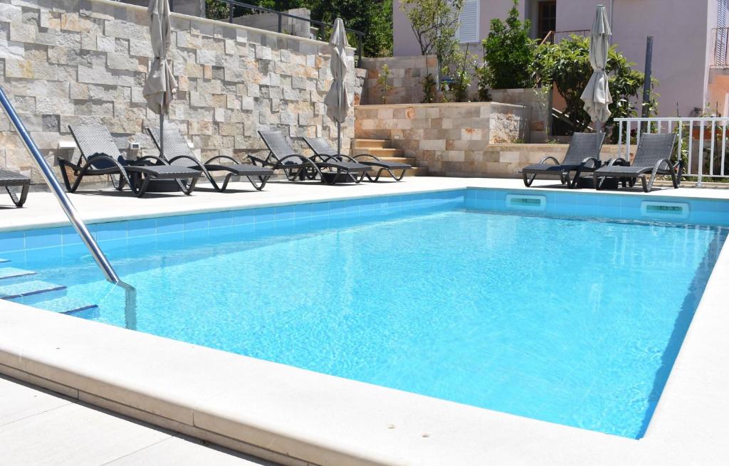Bazén v ubytovaní Marlin Apartments alebo v jeho blízkosti