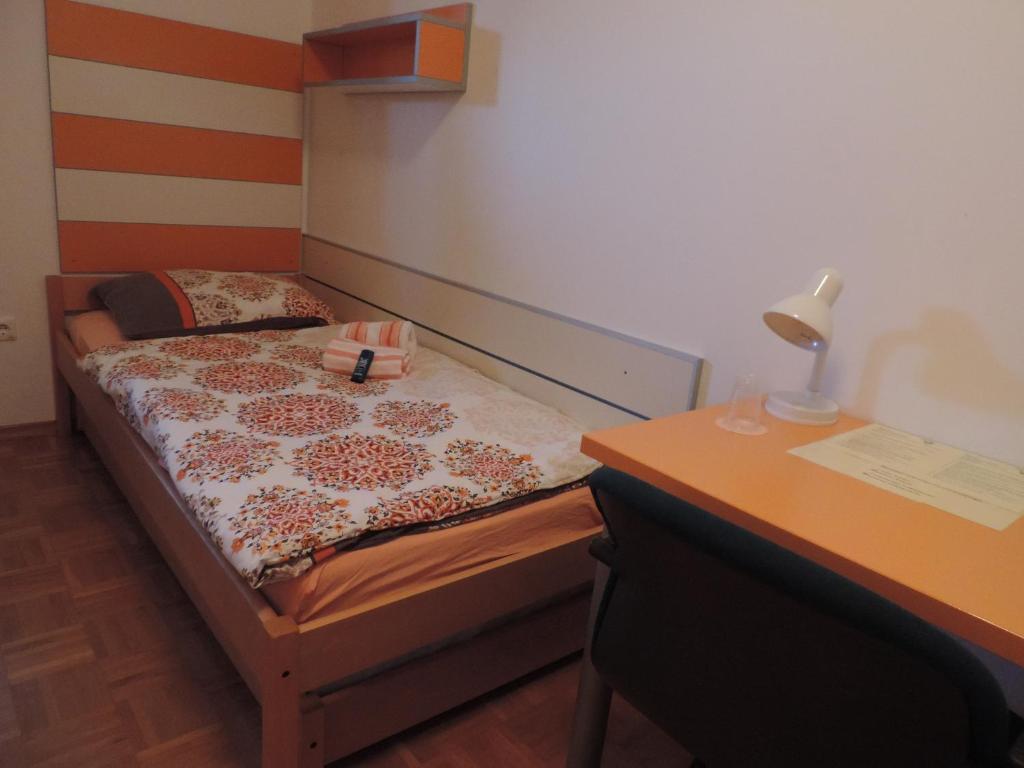 Uma cama ou camas num quarto em Marijin dom - Retreat House