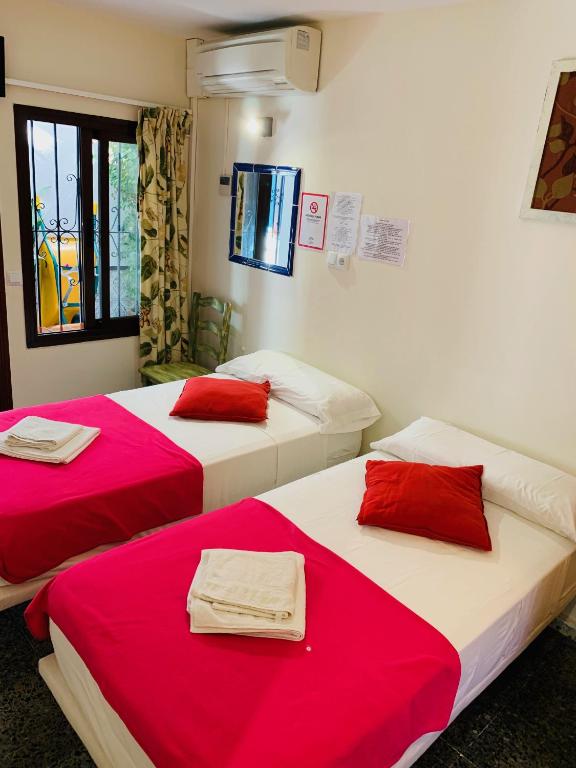 
Twin Room with Private Bathroom
