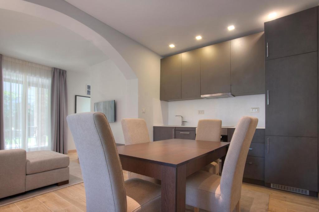 Kuchyň nebo kuchyňský kout v ubytování Hotel Vela