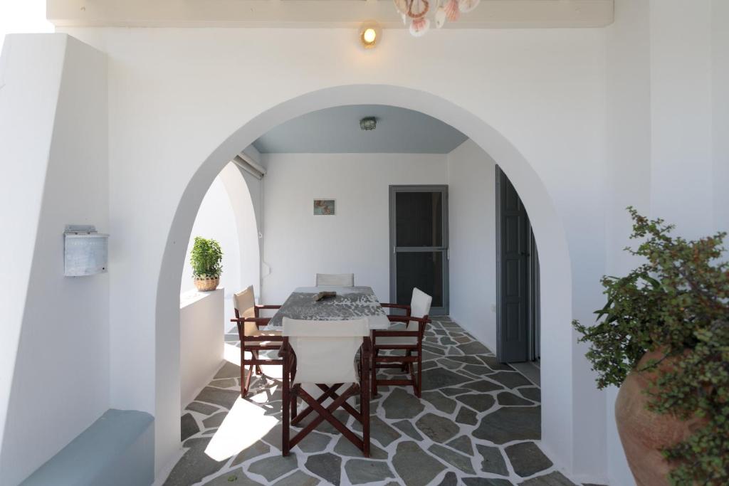 Patio nebo venkovní prostory v ubytování Salty Apartments Sea View Naxos
