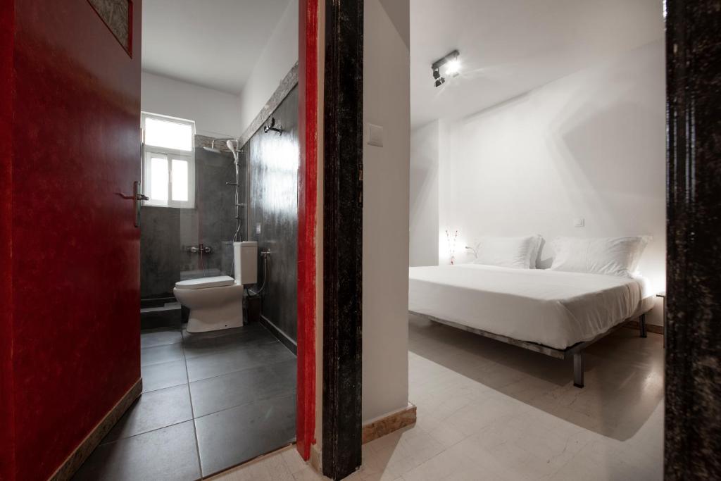 Koupelna v ubytování Piraeus Premium Suites