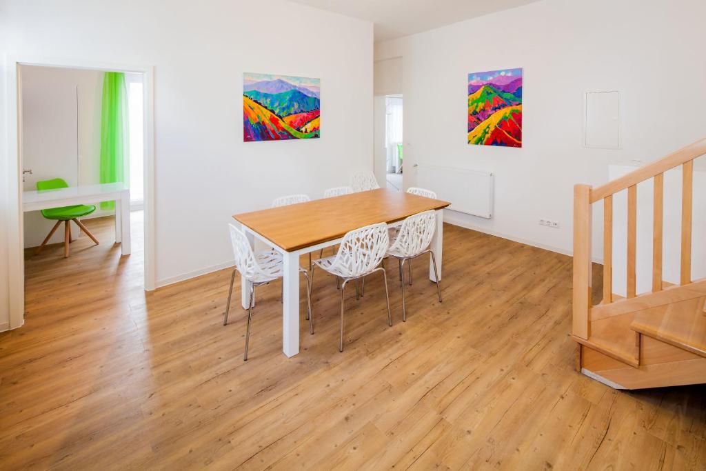 SecondHome Stuttgart - Very nice apartment near historic city centre at Blumenstr 58 in Esslingen am Neckar - W2 - Apartamento De Tres Dormitorios