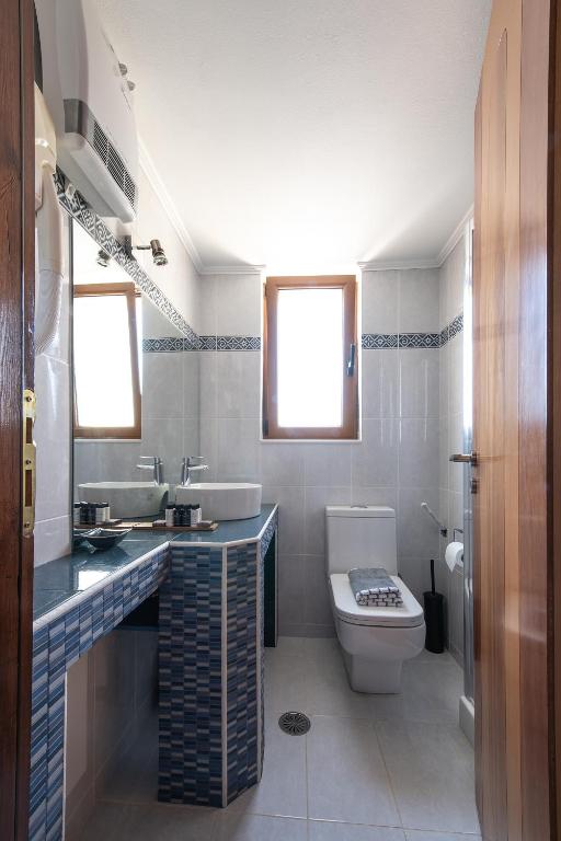 Koupelna v ubytování Cyrenia Guesthouse