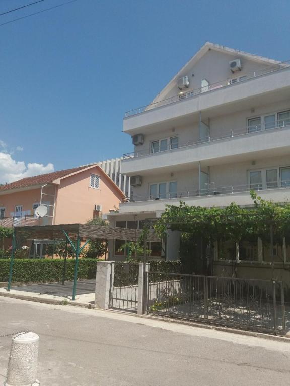 Photo de la galerie de l'établissement Mona&Mike Apartments, à Tivat