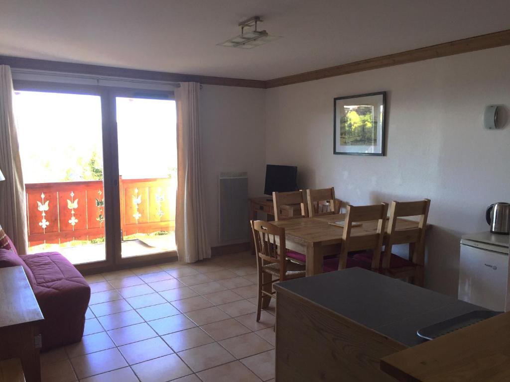 les 7 laux immobilier chalet B, Prapoutel (updated prices 2025)