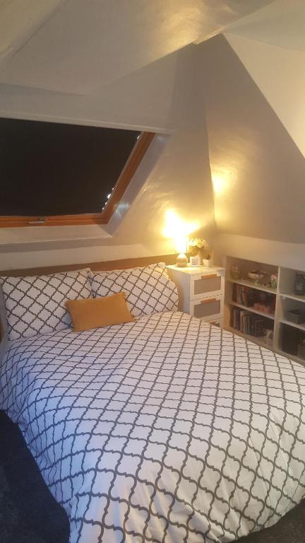 Comfy Room Well Located