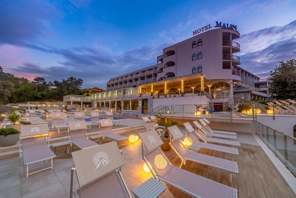 Budova, kde se hotel nachází
