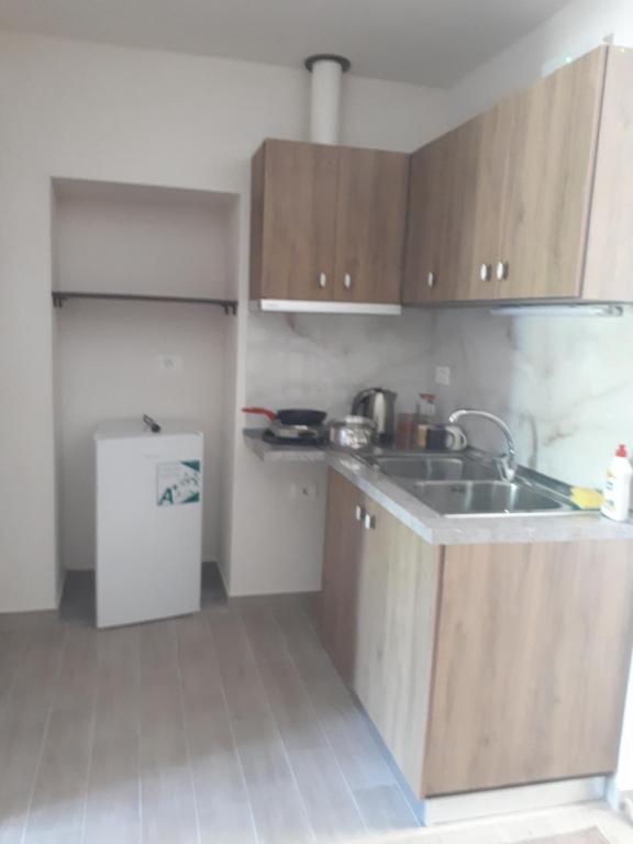 Bona's Home - Image 10