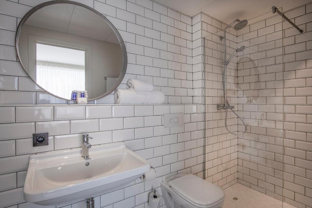 PREMIER SUITES Antwerp的一间浴室
