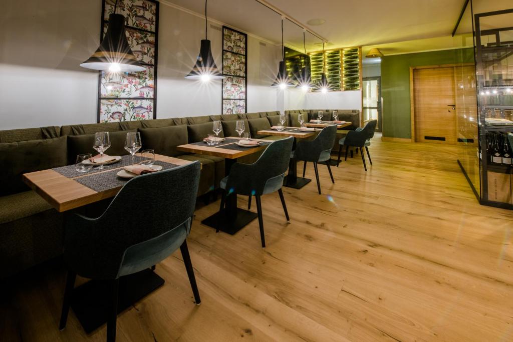 Restaurace v ubytování Weinhotel Freylich Zahn