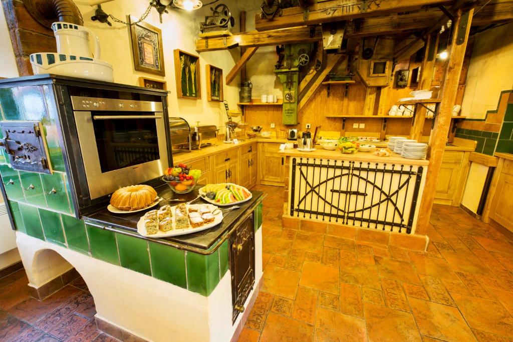 Hotel Selsky Dvur - Bohemian Village Courtyard - Resim 12