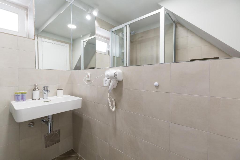 Cozy Montalbano Studios by Irundo - 9