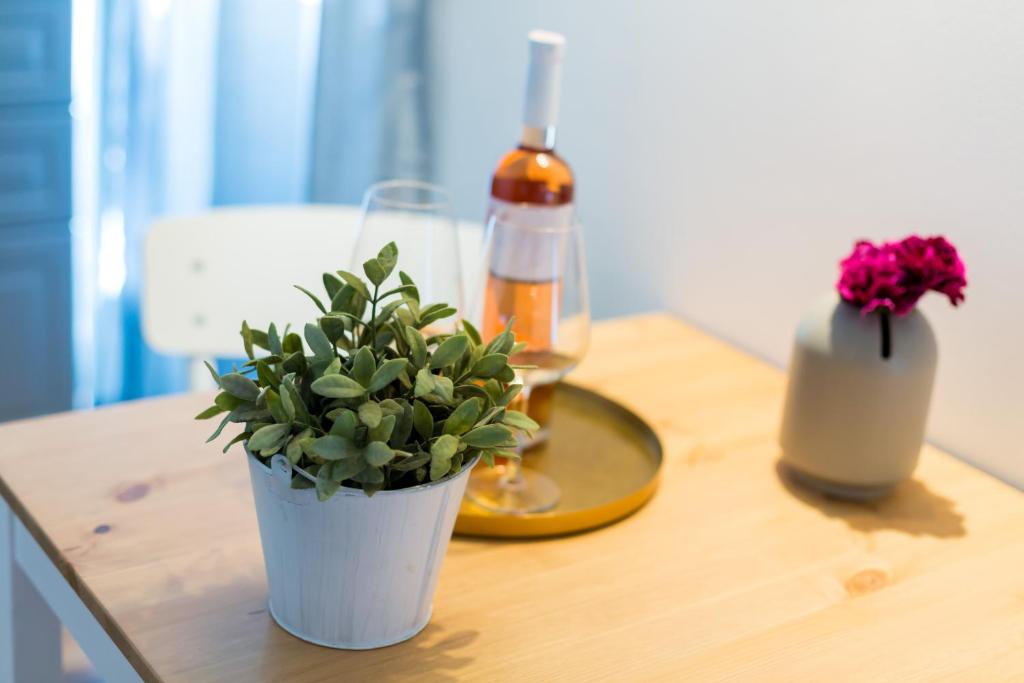 Cozy Montalbano Studios by Irundo - 8