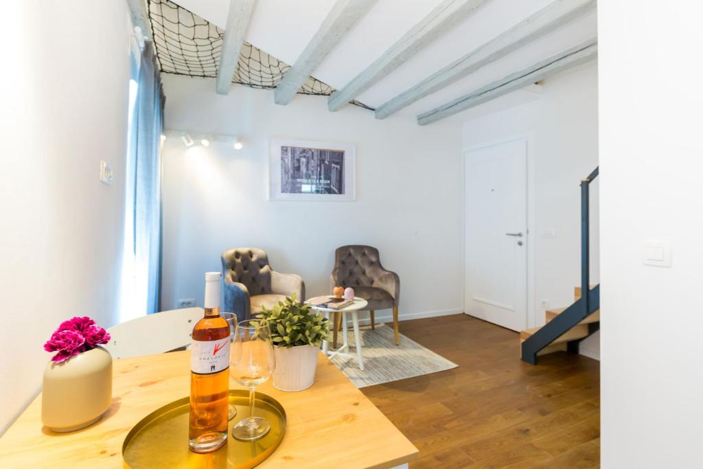 Cozy Montalbano Studios by Irundo - 7