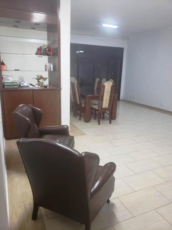  APARTAMENTO FAM MARIANO