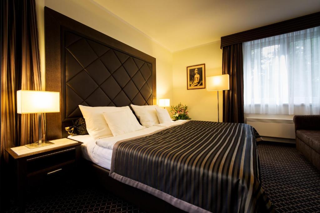 Hotel Selsky Dvur - Bohemian Village Courtyard - Resim 37