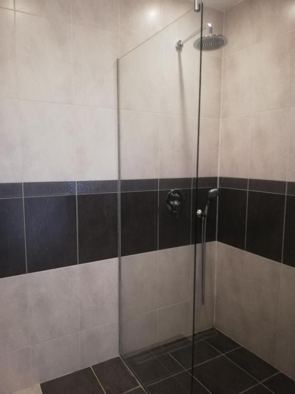A bathroom at Senza apartman