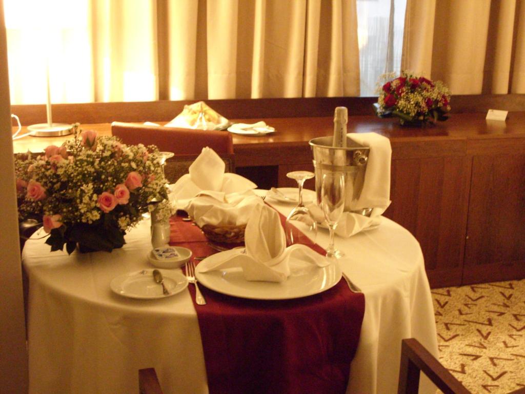 Nápoje v ubytování Skyna Hotel Luanda
