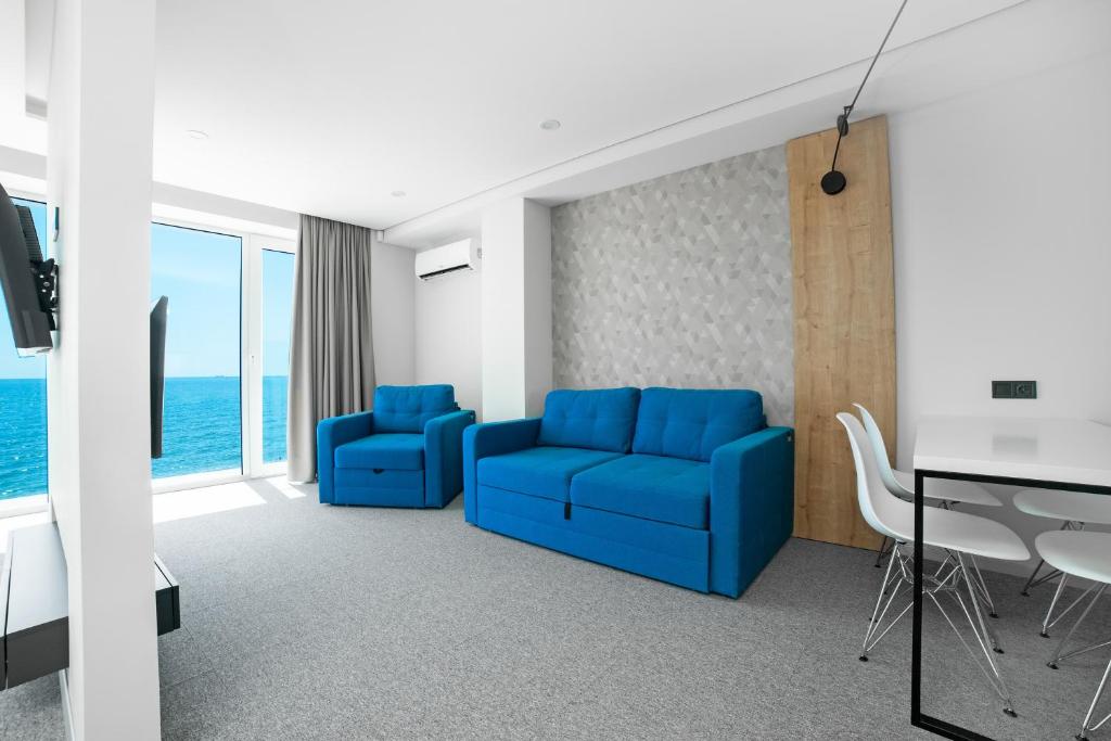Poseidon Deluxe перша лінія з басейном - Apartamento Con Vista Al Mar