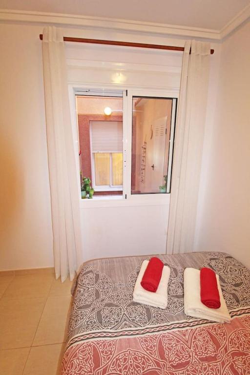Zdjęcie z galerii obiektu Bungalow con terraza, piscina y vistas al mar w mieście Gran Alacant