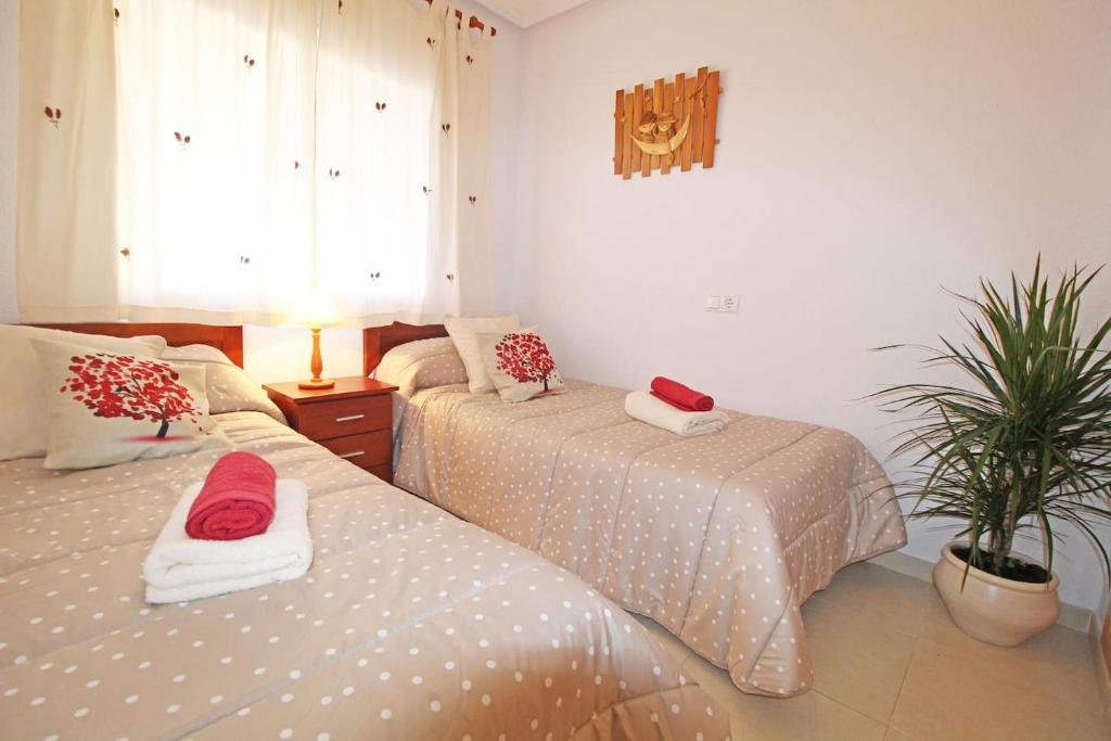 Zdjęcie z galerii obiektu Bungalow con terraza, piscina y vistas al mar w mieście Gran Alacant