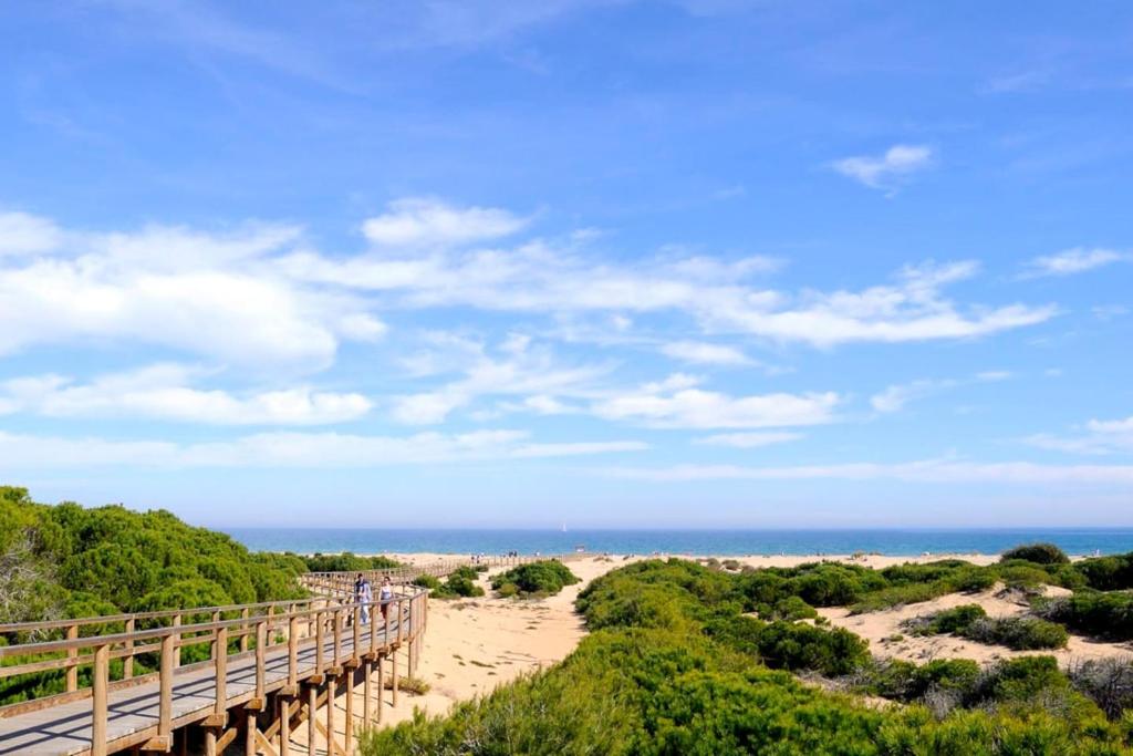 Zdjęcie z galerii obiektu Bungalow con terraza, piscina y vistas al mar w mieście Gran Alacant