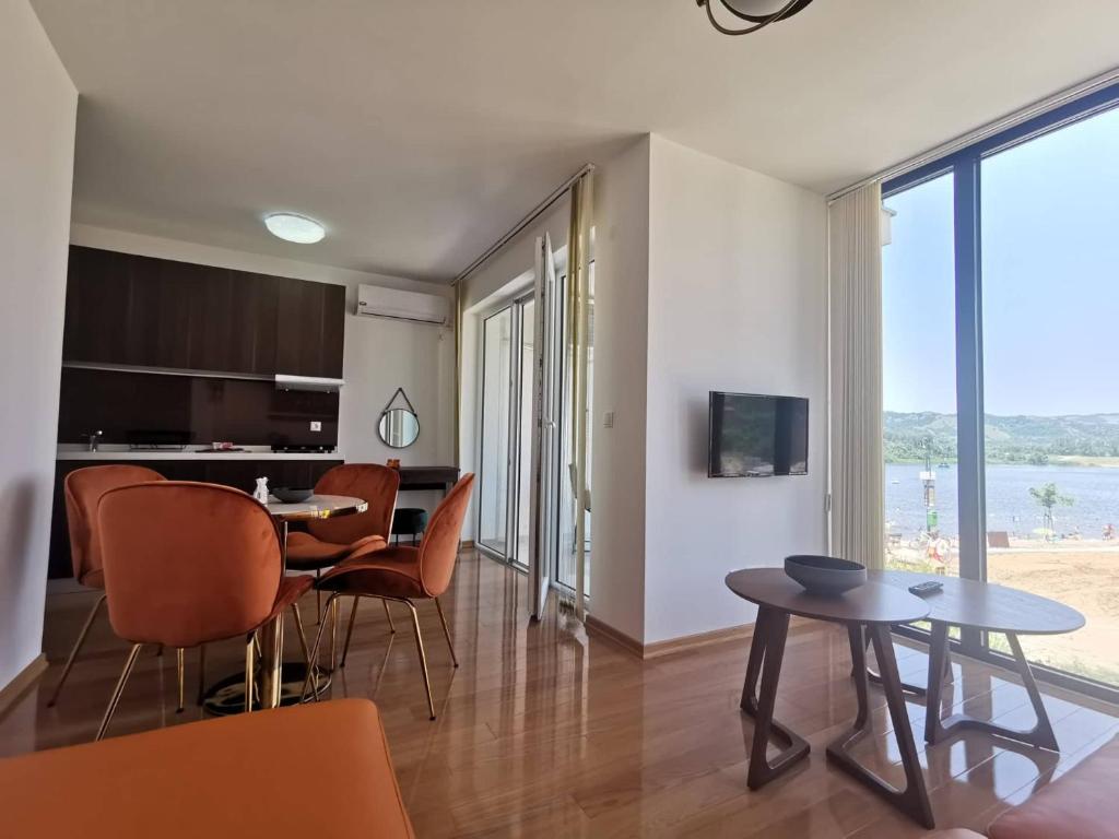TV i/ili zabavni centar u objektu Gonik Apartmani
