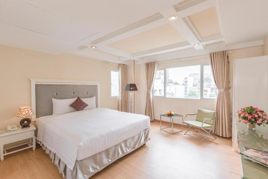 DYN OPERA Hotel