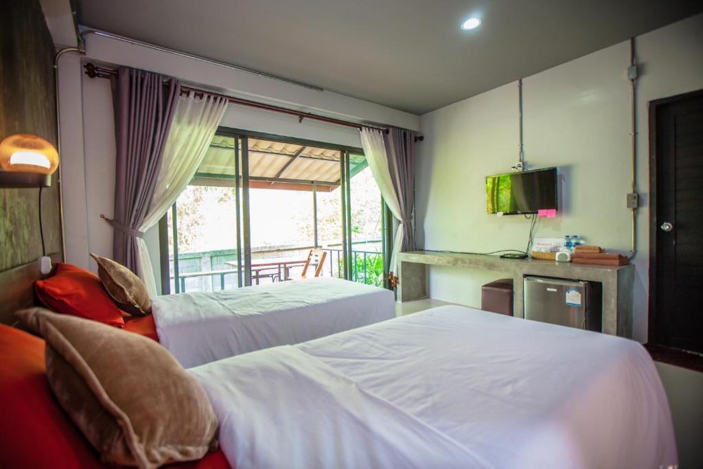 BR2 House Resort - 阳台的双人间