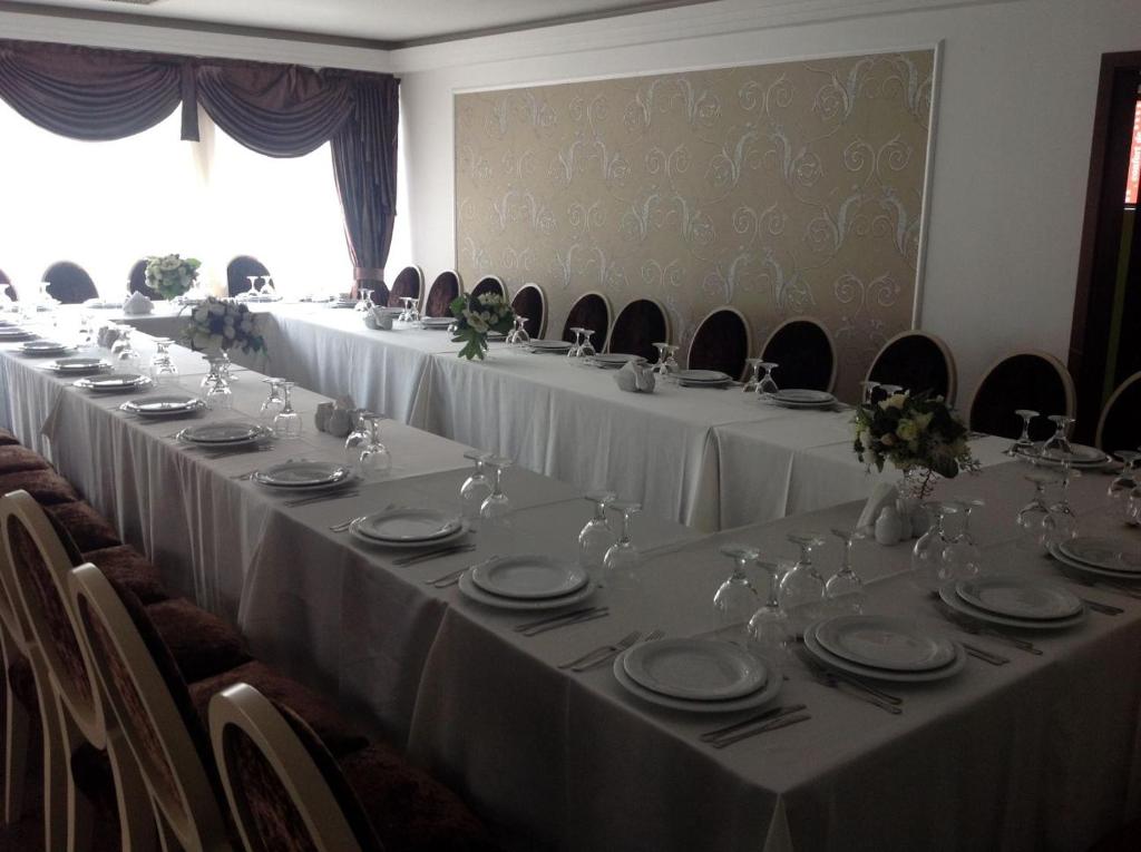 Fotografie z fotogalerie ubytování Hotel Royal v destinaci Urziceni