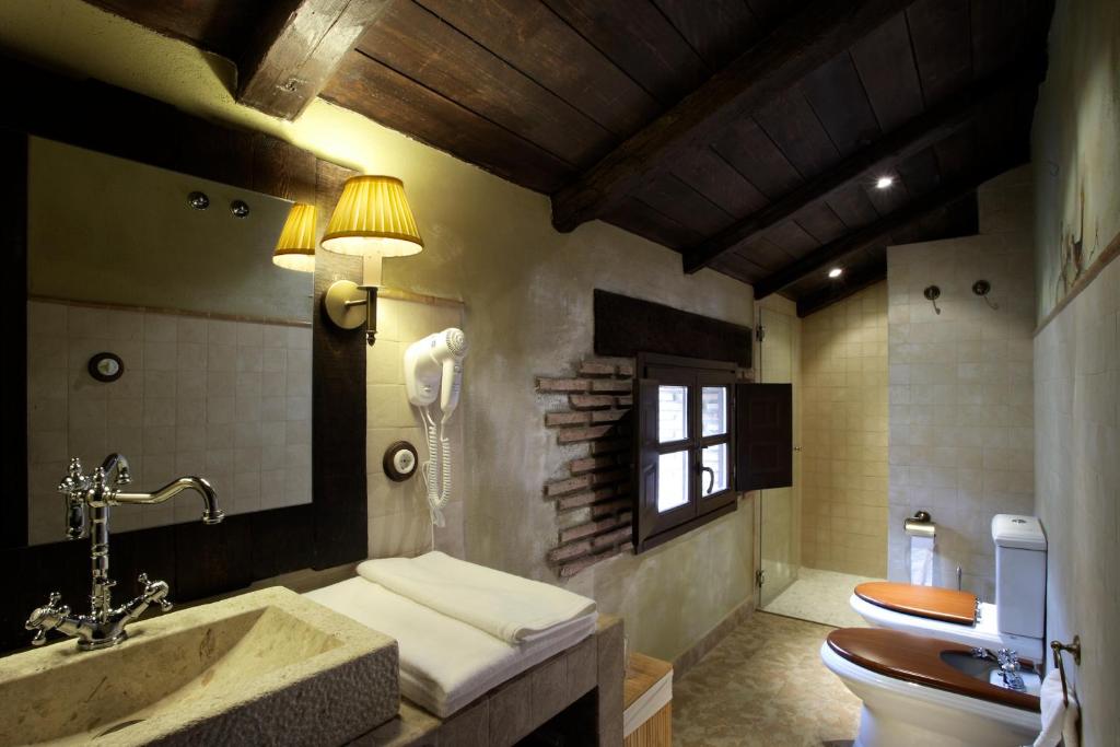 Kúpeľňa v ubytovaní Hotel Rural & Spa Los Ánades