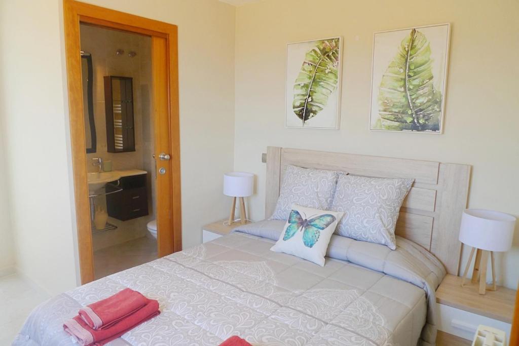 Postel nebo postele na pokoji v ubytování Luxury Villa Vista del Mar