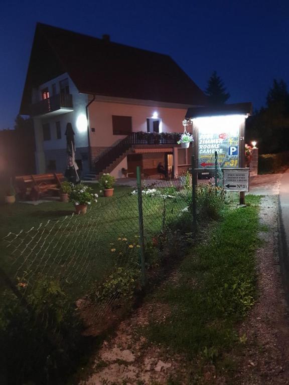 Zahrada ubytování Plitvice House Milan