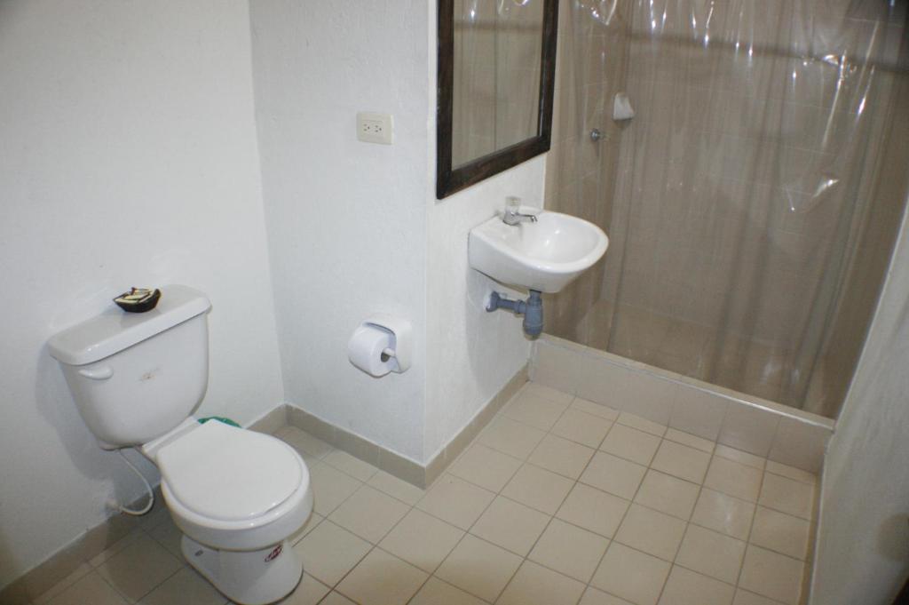 Koupelna v ubytování Hotel y Parque Acuatico Agua Sol Alegria