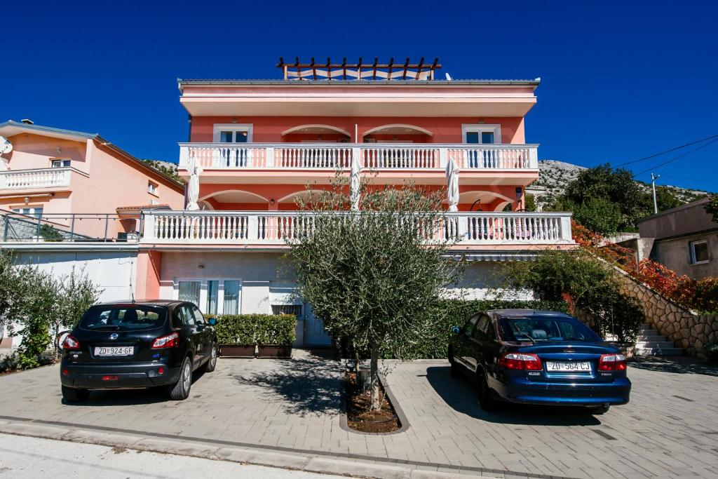 Budova, v ktorej sa apartmán nachádza