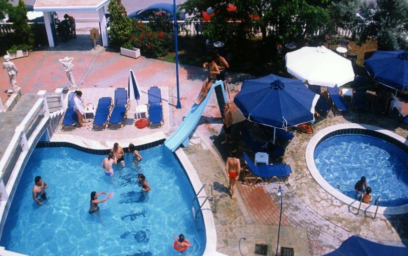 Bazén v ubytování Hotel Aperio nebo v jeho okolí