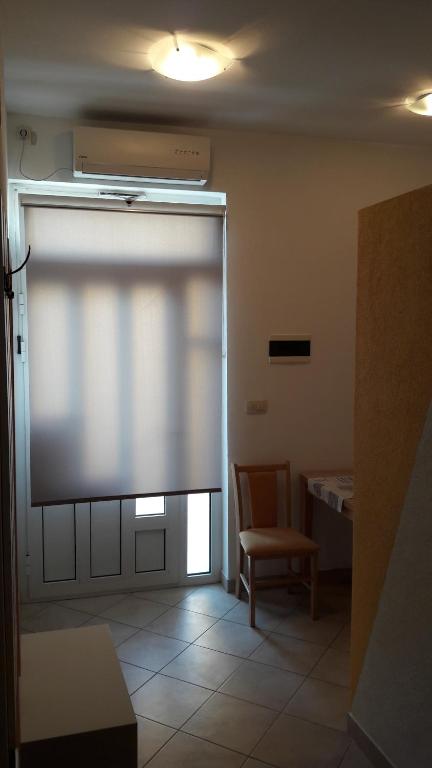 Un lugar para sentarse en Studio apartman Latica