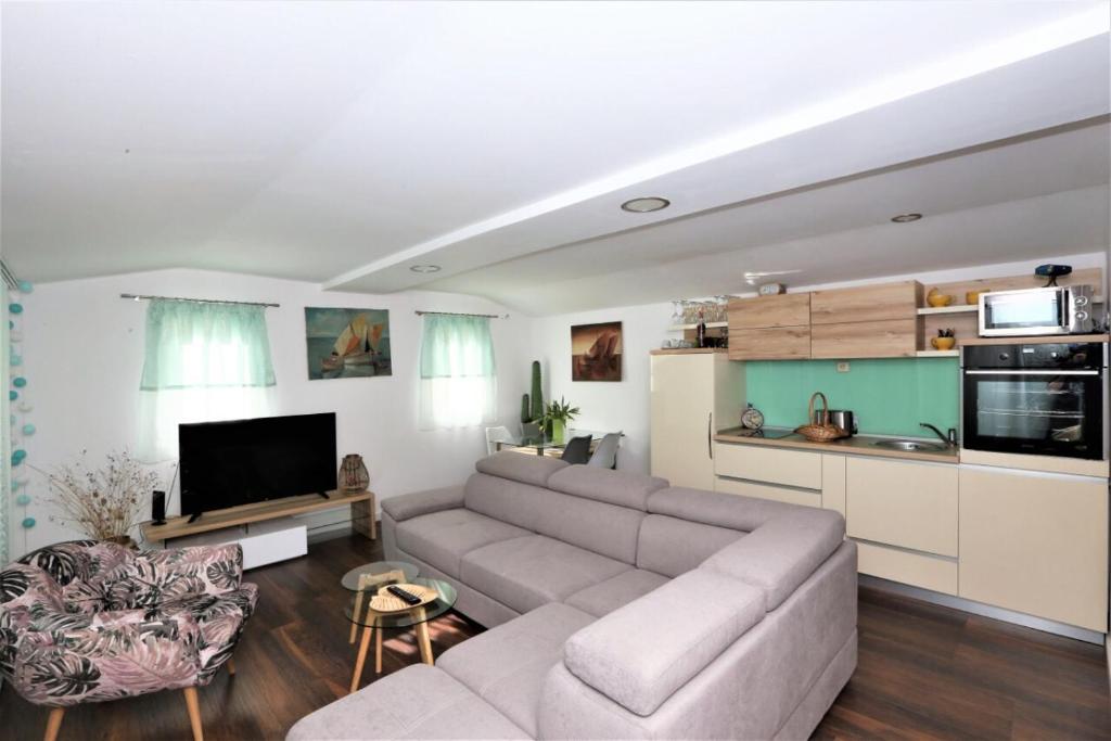 Kuchyňa alebo kuchynka v ubytovaní RELAX HOUSE