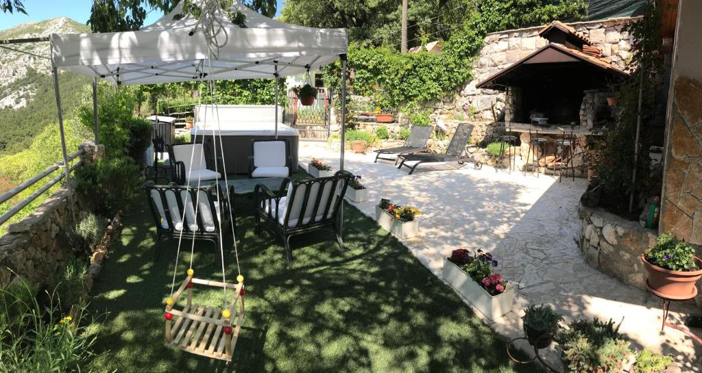 Vonkajšia záhrada v ubytovaní RELAX HOUSE