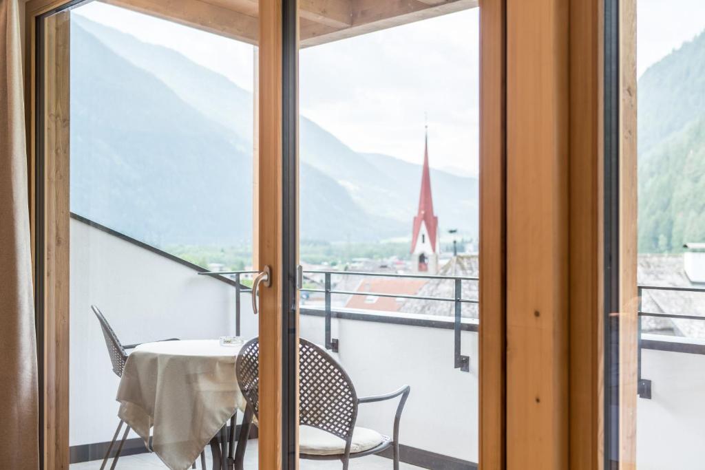 Nespecifikovaný výhled na hory nebo výhled na hory při pohledu z hotelu